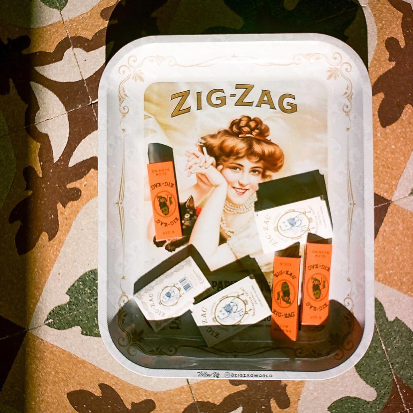 Amazon.com: ZIG-ZAG Large Metal Rolling Paper Tray, Vintage White